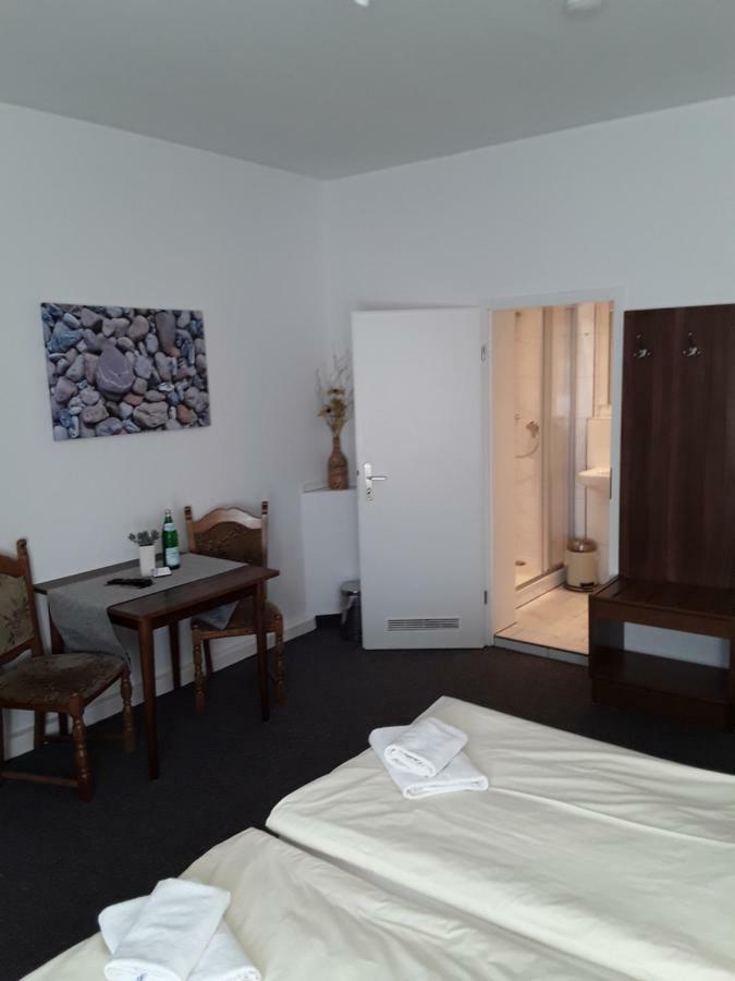 Hotel Goldener Anker Genthin Exterior foto